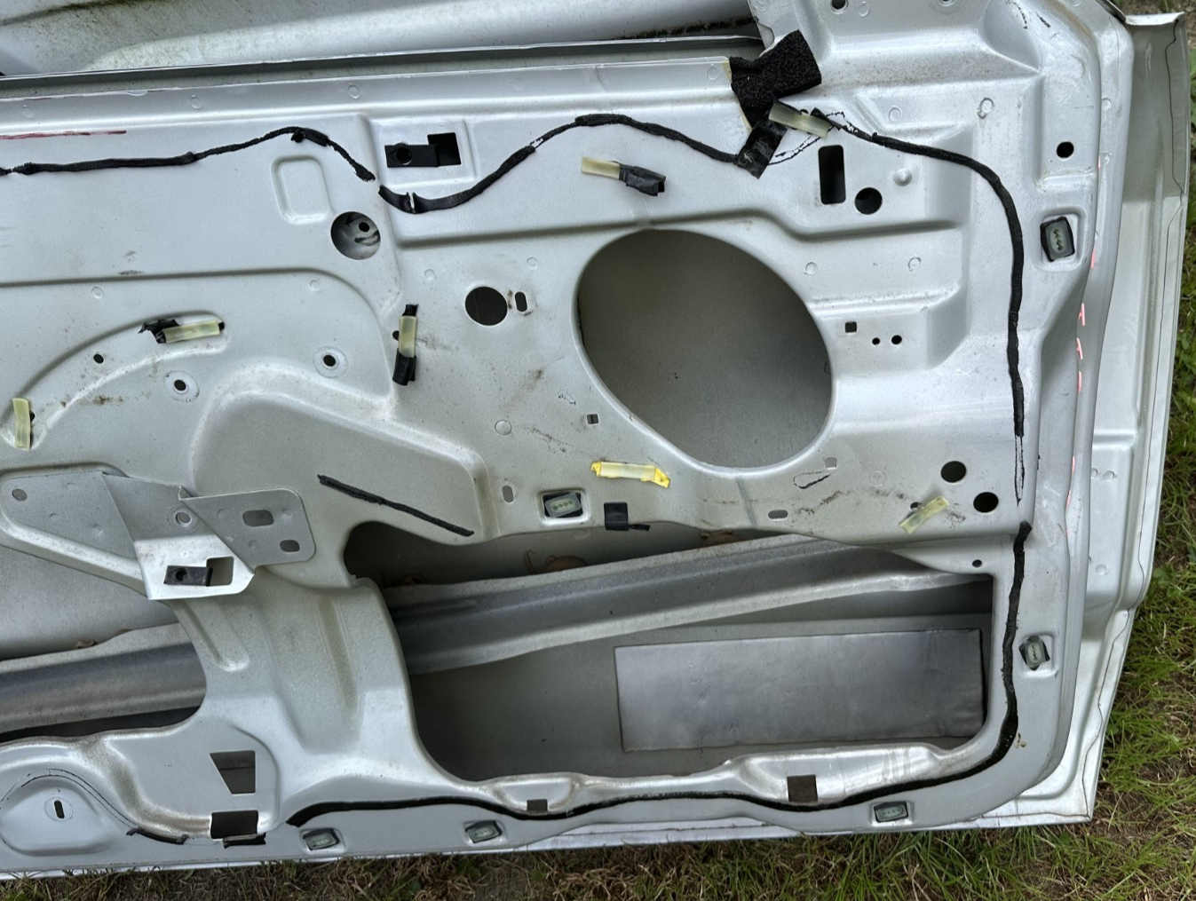 05-09 Ford Mustang Coupe Door Shell Silver Paint Code TL W/ Stripe OEM LH Driver