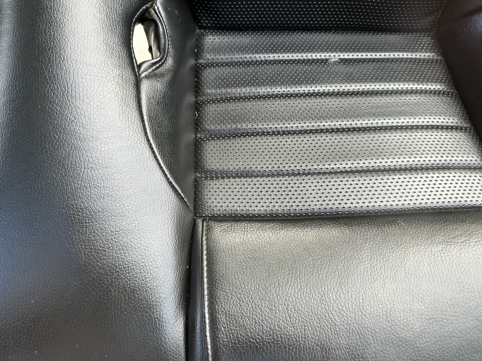 05-09 Ford Mustang Charcoal Black GT Leather Rear Seat Complete W/ Brackets OEM