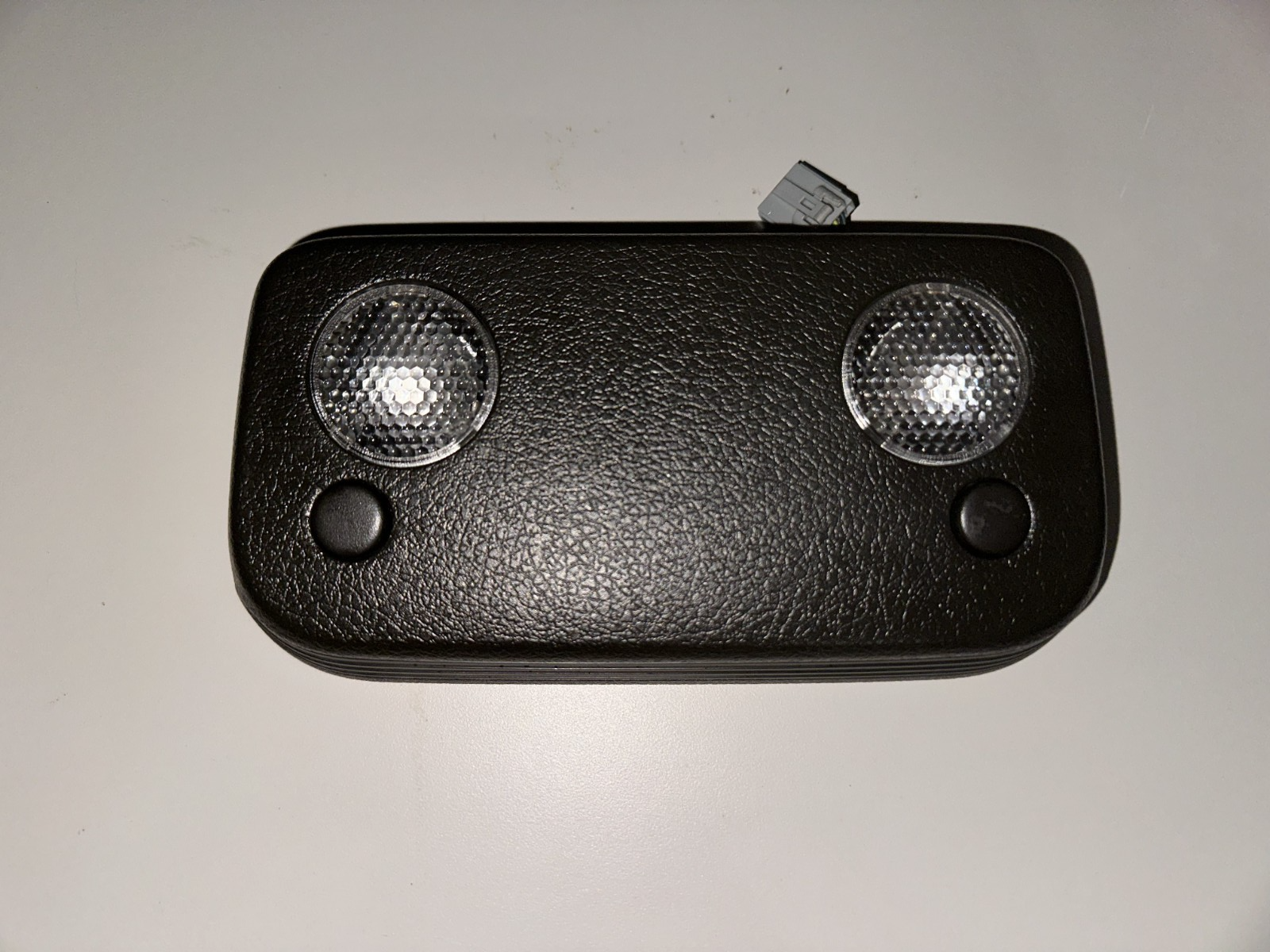 05-09 Ford Mustang Dome Light Housing Black OEM With Wiring And Bulbs