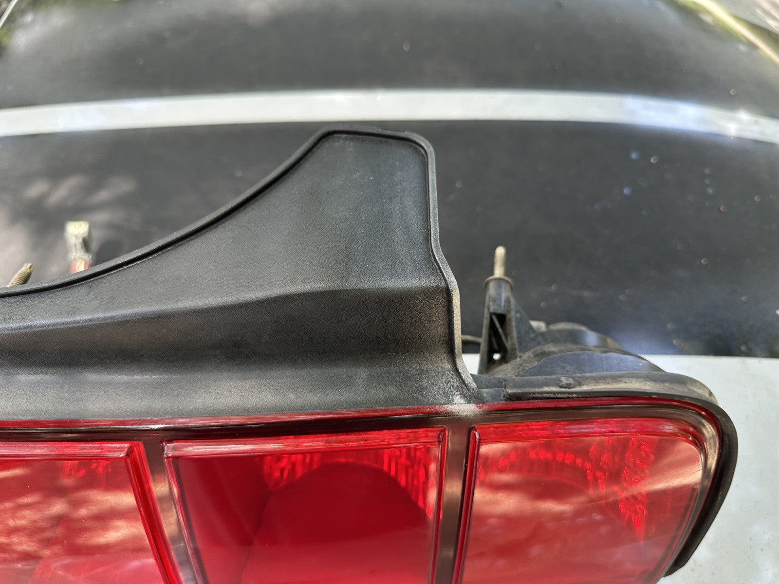 05-09 Ford Mustang Taillights With Wiring RH LH Pair Passenger Driver OEM