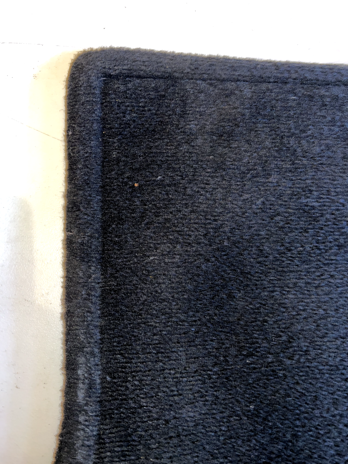 05-09 Ford Mustang Black Carpet Floor Mats OEM Pair With Silver MUSTANG Emblem 