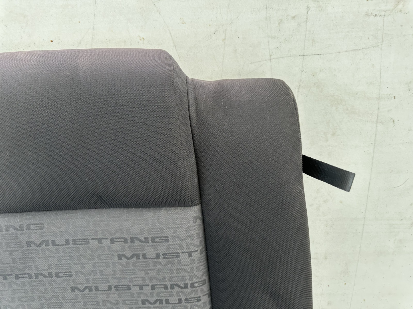 05-09 Ford Mustang Charcoal Black Cloth Rear Seat Complete No Brackets V6 OEM
