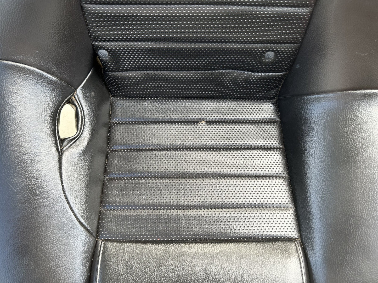 05-09 Ford Mustang Charcoal Black GT Leather Rear Seat Complete W/ Brackets OEM