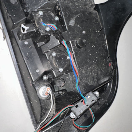 05-09 Ford Mustang LED Tail light With Wiring RH Passenger DAMAGED