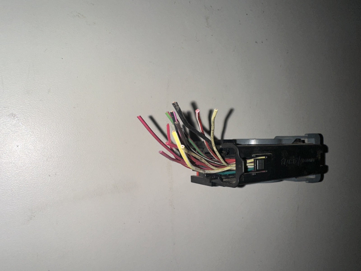 05-06 Ford Mustang BCM Connector Body Control Module Plug In OEM