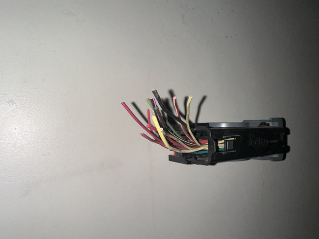 05-06 Ford Mustang BCM Connector Body Control Module Plug In OEM