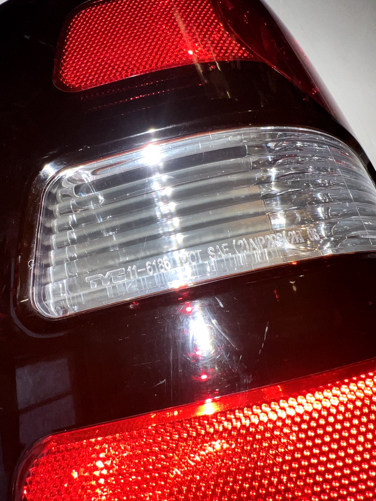 06-10 Ford Explorer Driver Side LH Quarter Mounted Taillight Lamp With Bulbs