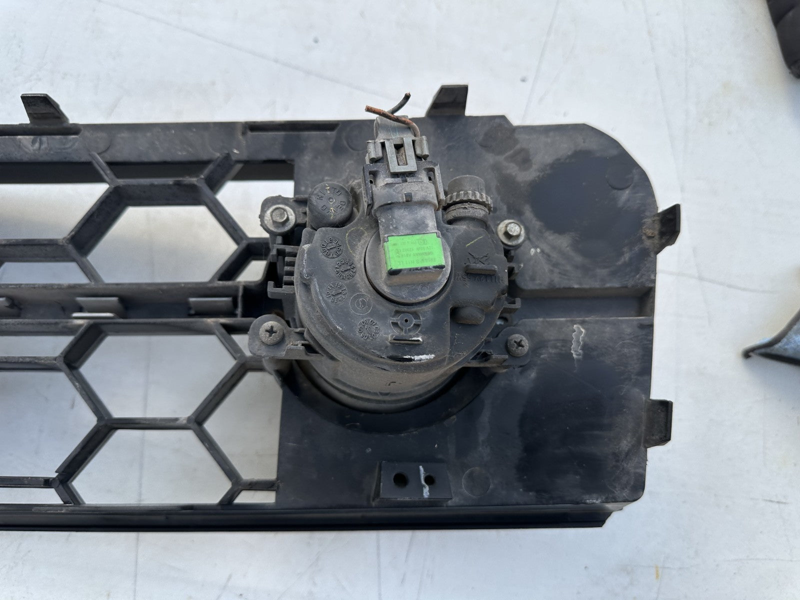 05-09 Ford Mustang Front Upper Grille Pony Package Edition With Fog Lights OEM