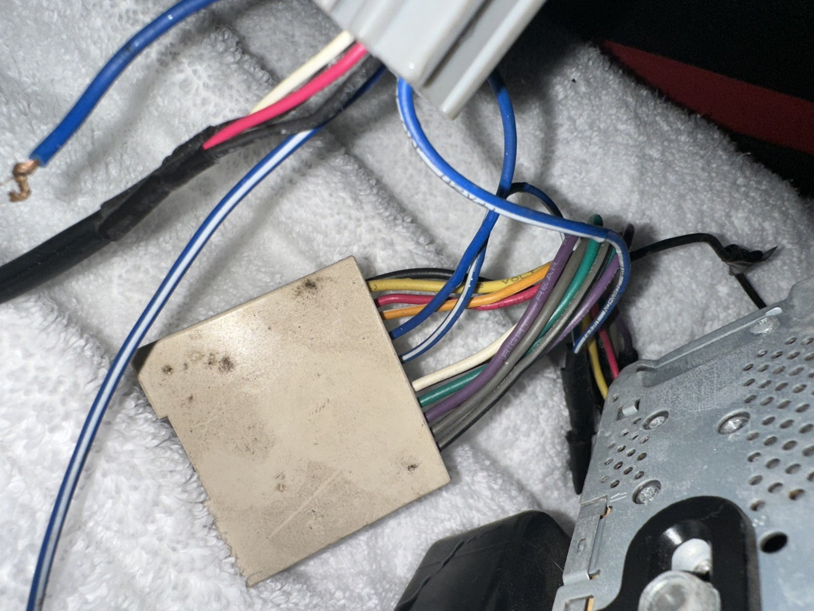 05-09 Ford Mustang JVC Radio KD-R540 Wired Plug and Play For Shaker 500