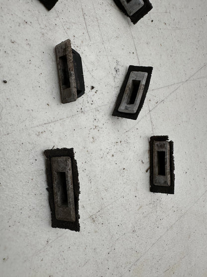 05-14 Ford Mustang Wiper Cowl Clips Retainers Grommets OEM