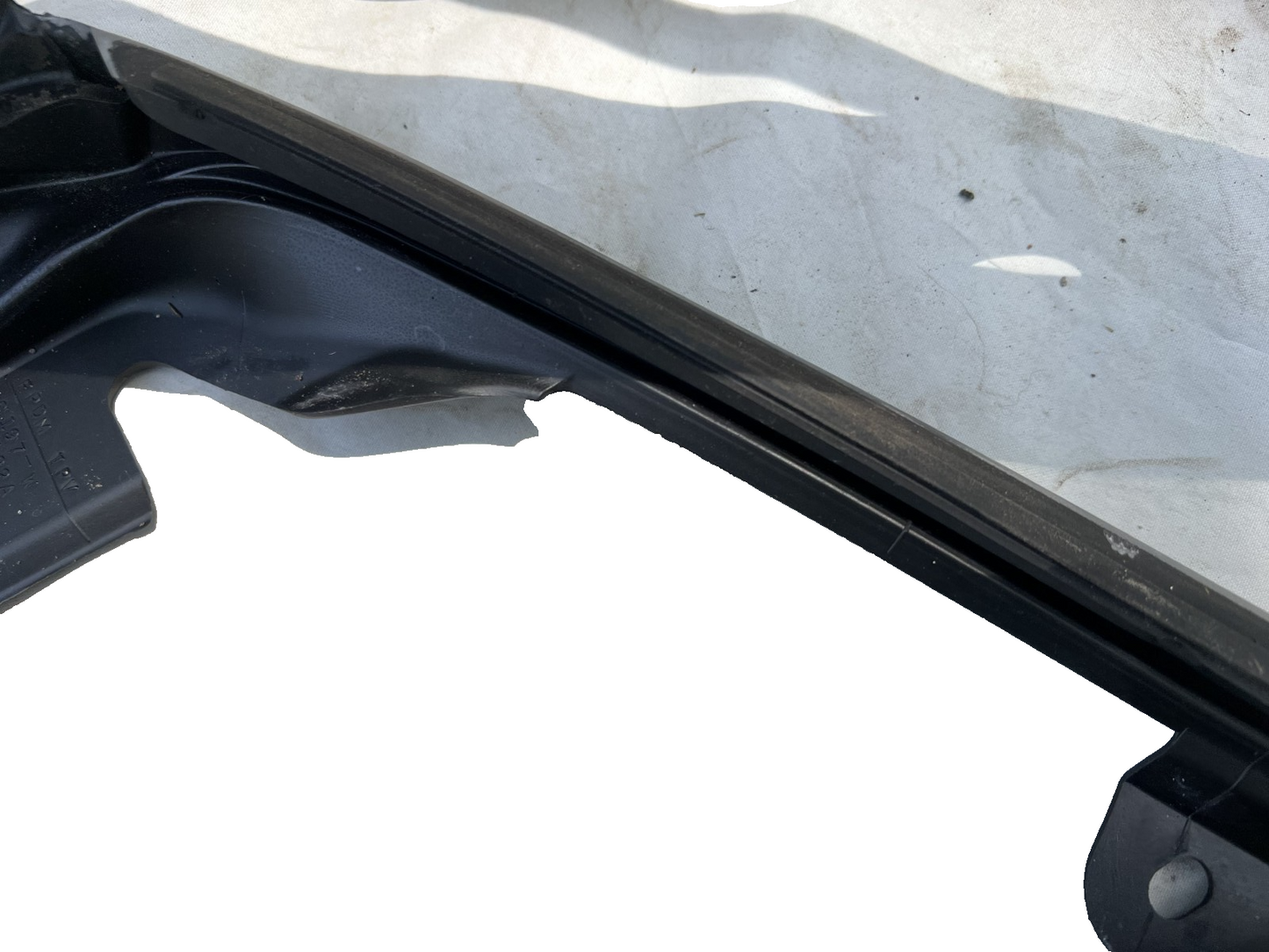 2005-2009 Ford Mustang LH Driver Mirror Filler Weatherstrip OEM