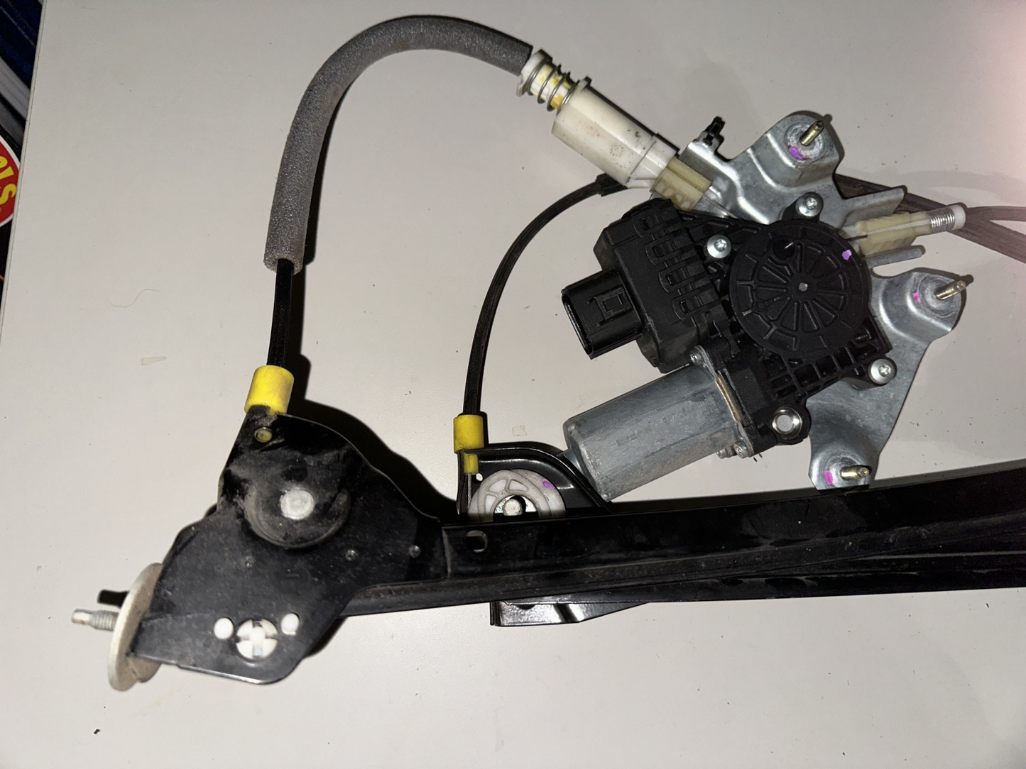 05-09 Ford Mustang Coupe Door Passenger Right RH Window Regulator With Motor OEM