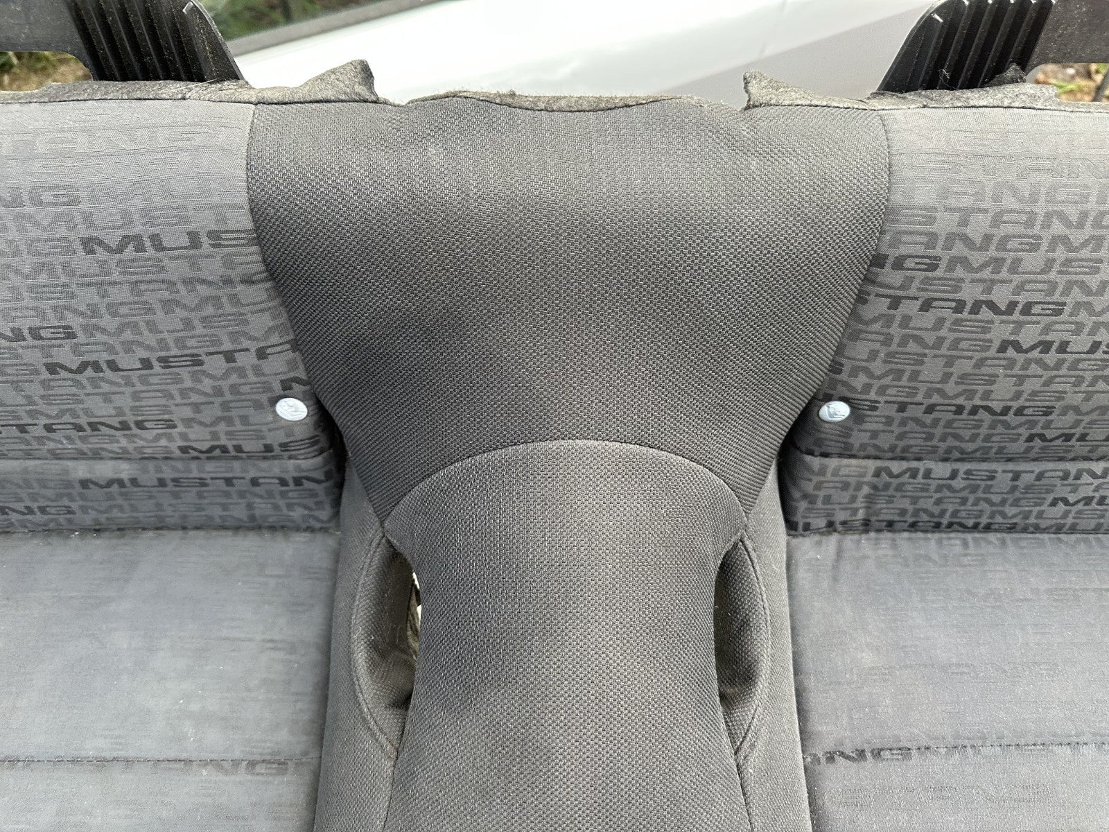 05-09 Ford Mustang Charcoal Black Cloth Rear Seat No Brackets V6 Pattern OEM