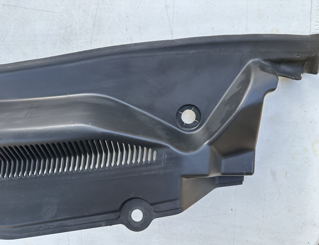 05-09 Ford Mustang LH & RH Driver Passenger Wiper Dash Top Cowl Grille Vent OEM