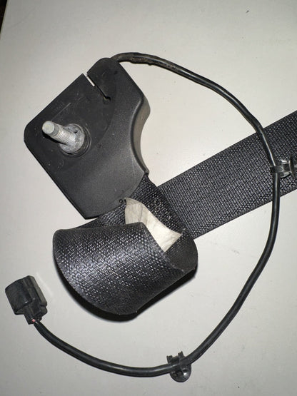 05-06 Ford Mustang Passenger Right RH Front Seatbelt With Trim OEM Black Belt