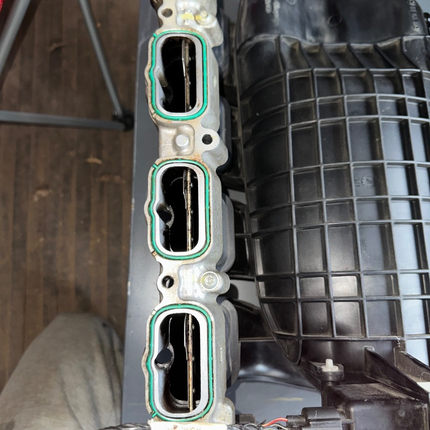 2005-2007 Ford Mustang 4.6L V8 3V Intake Manifold OEM W/ Motion Plates