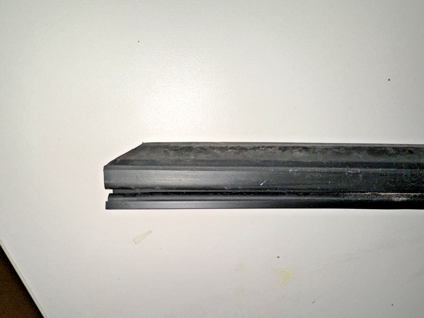 05-09 Ford Mustang Inner Door Belt Weather Strip LH Driver OEM