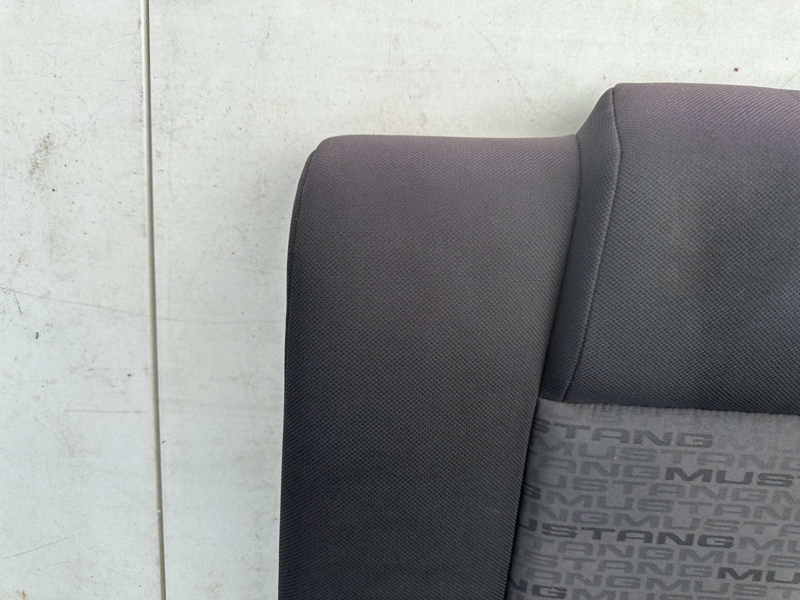 05-09 Ford Mustang Charcoal Black Cloth Rear Seat No Brackets V6 Pattern OEM