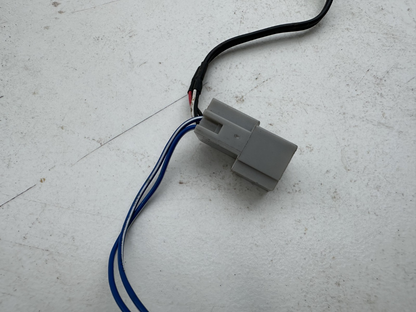 05-09 Ford Mustang Aftermarket Radio Wiring Plug W/ Shaker 500 Adapter