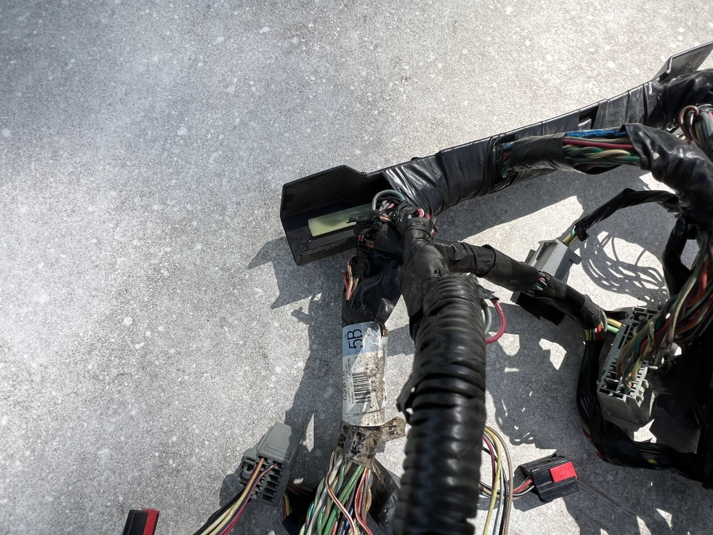 05-06 Ford Mustang Interior Wiring Harness OEM Passenger Side 4R3T-14401-G2818
