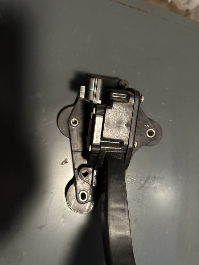 05-09 Ford Mustang Gas Pedal Throttle Assembly Interior OEM Matte Black