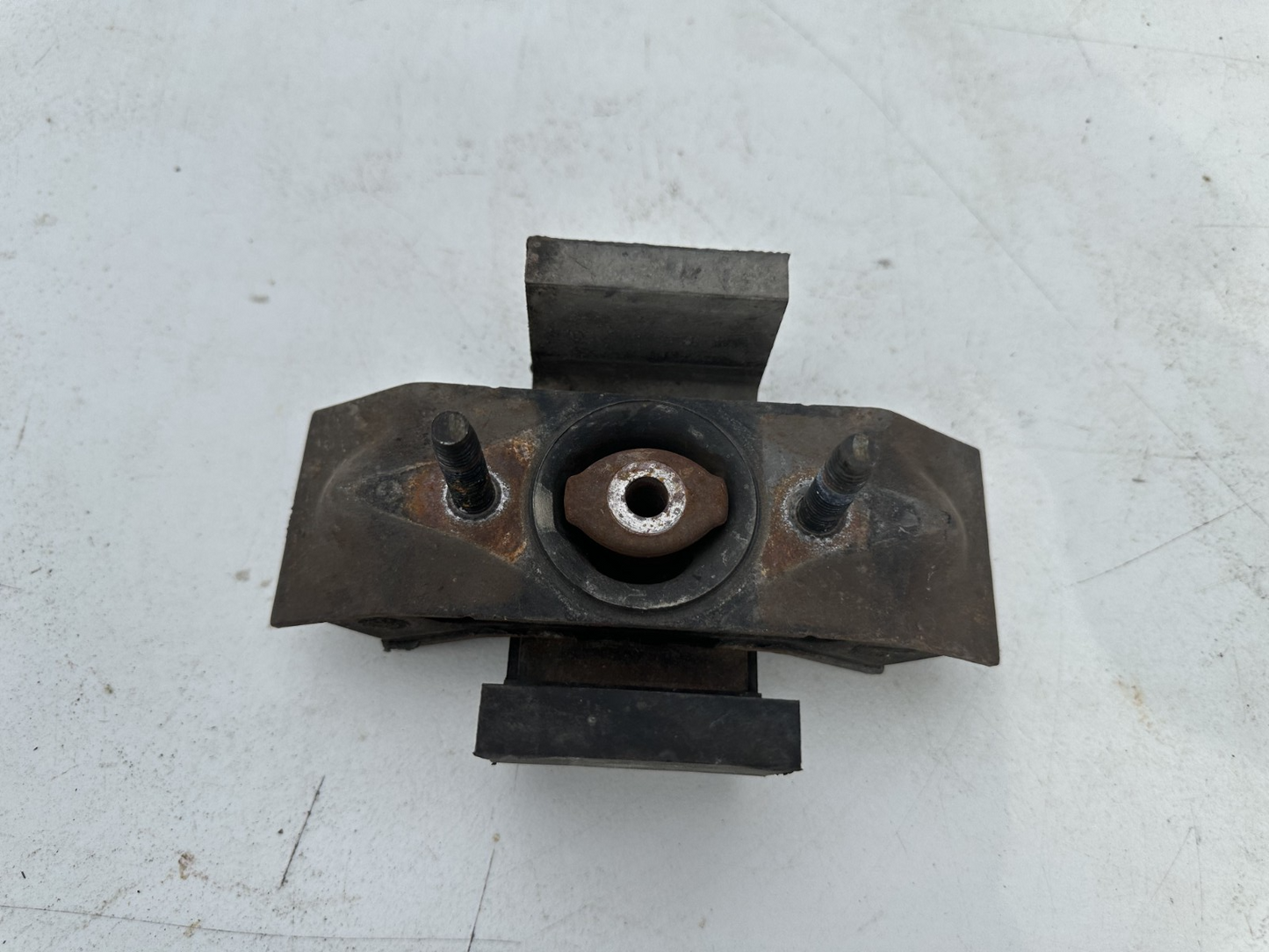 05-09 Ford Mustang Transmission Mount Automatic OEM In Good Shape