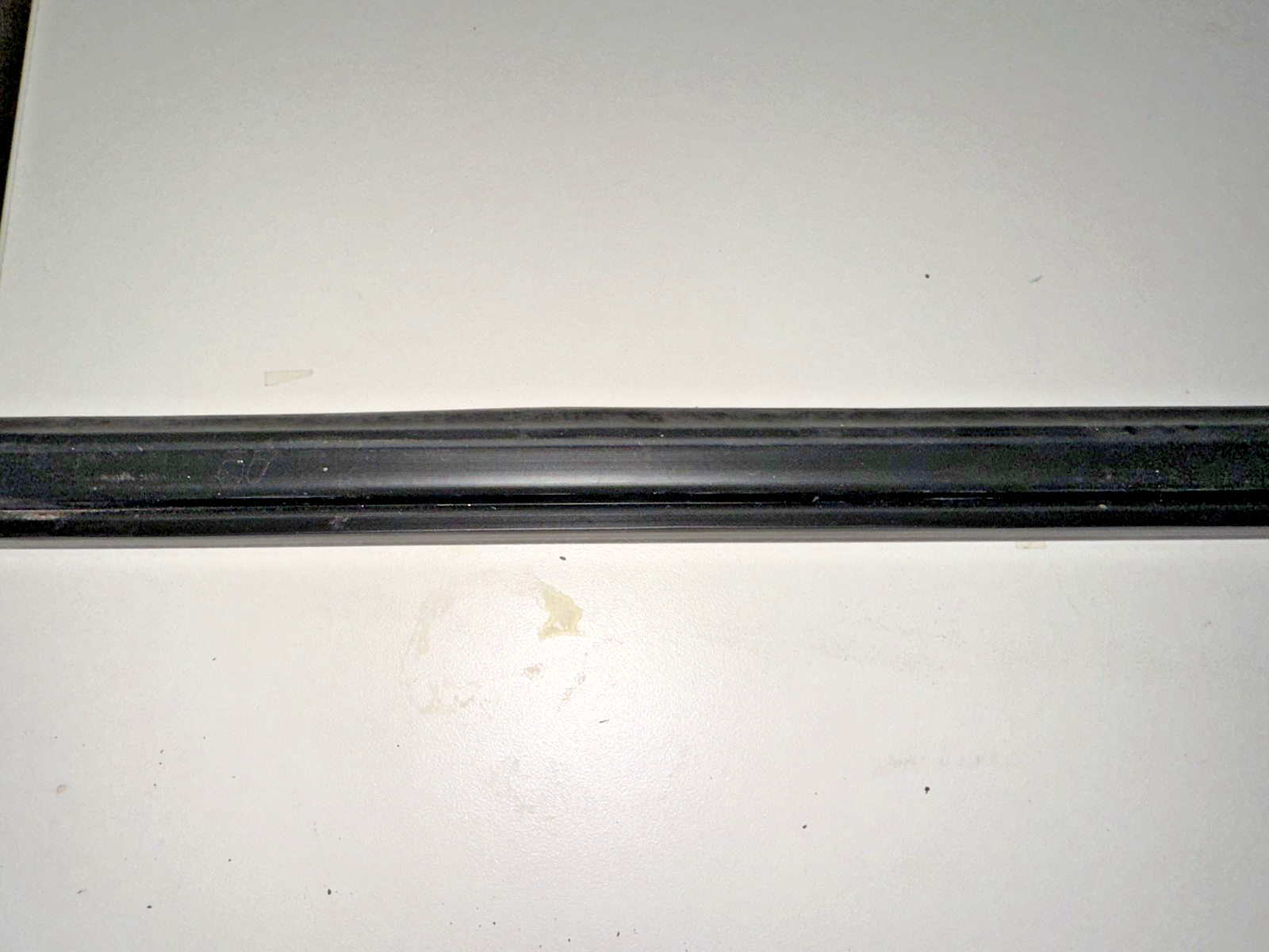 05-09 Ford Mustang Inner Door Belt Weather Strip LH Driver OEM