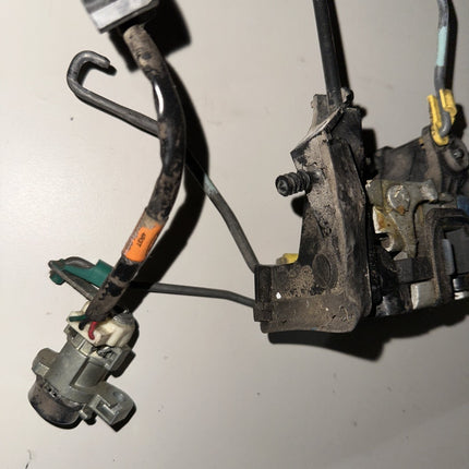 05-09 Ford Mustang Driver Left Door Lock Latch Actuator OEM W/ Keyhole