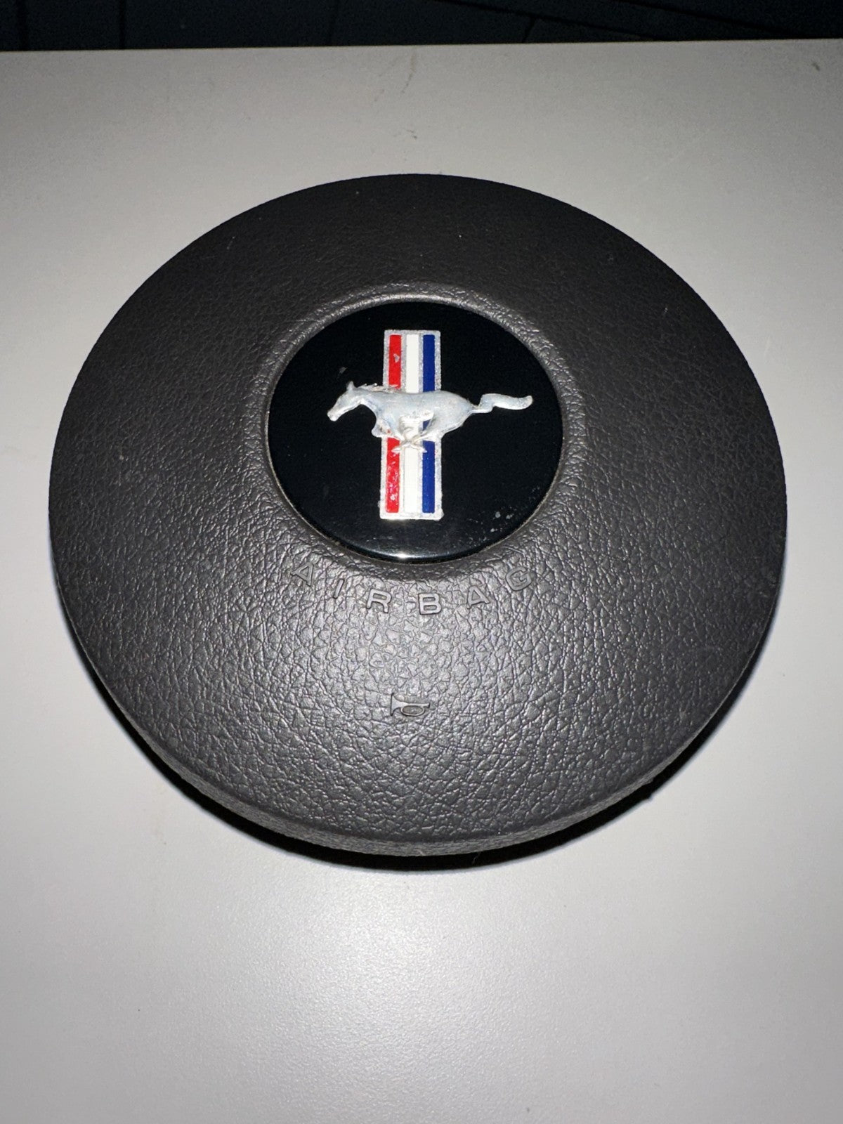 05-09 Ford Mustang Steering Wheel Horn Button OEM With Horse Center Emblem