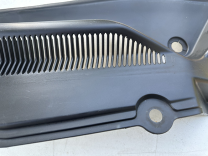 05-09 Ford Mustang LH & RH Driver Passenger Wiper Dash Top Cowl Grille Vent OEM