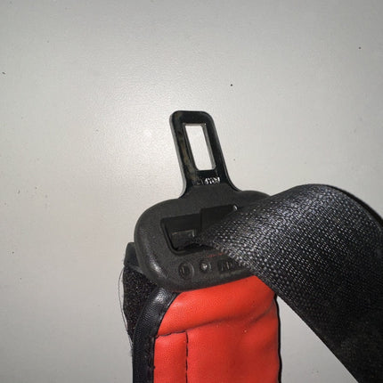 05-06 Ford Mustang Passenger Right RH Front Seatbelt With Trim OEM Black Belt