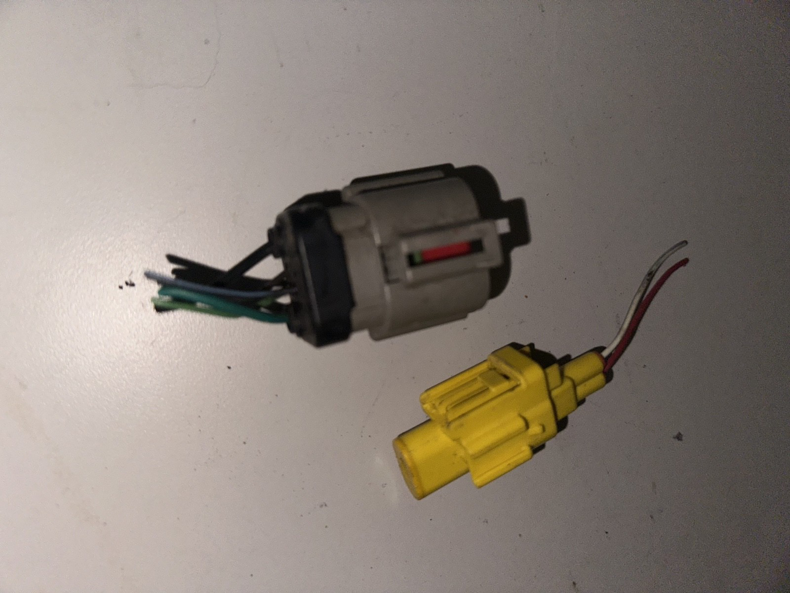 05-09 Ford Mustang Lower Front Seat Wire Plugs Power Seat OEM LH Driver