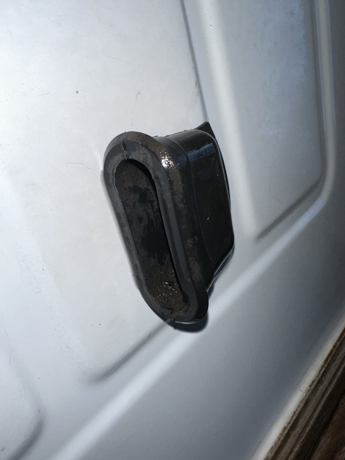 05-19 Ford Mustang Wiper Cowl Drain Tube Water OEM 5R3Z-01523-AA Used