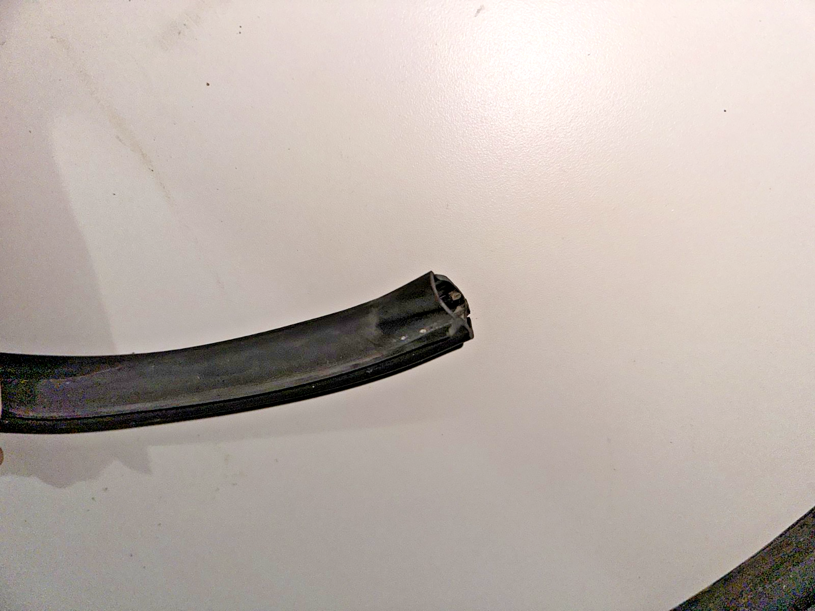 05-09 Ford Mustang Lower Door To Body Weather Strip OEM LH Driver