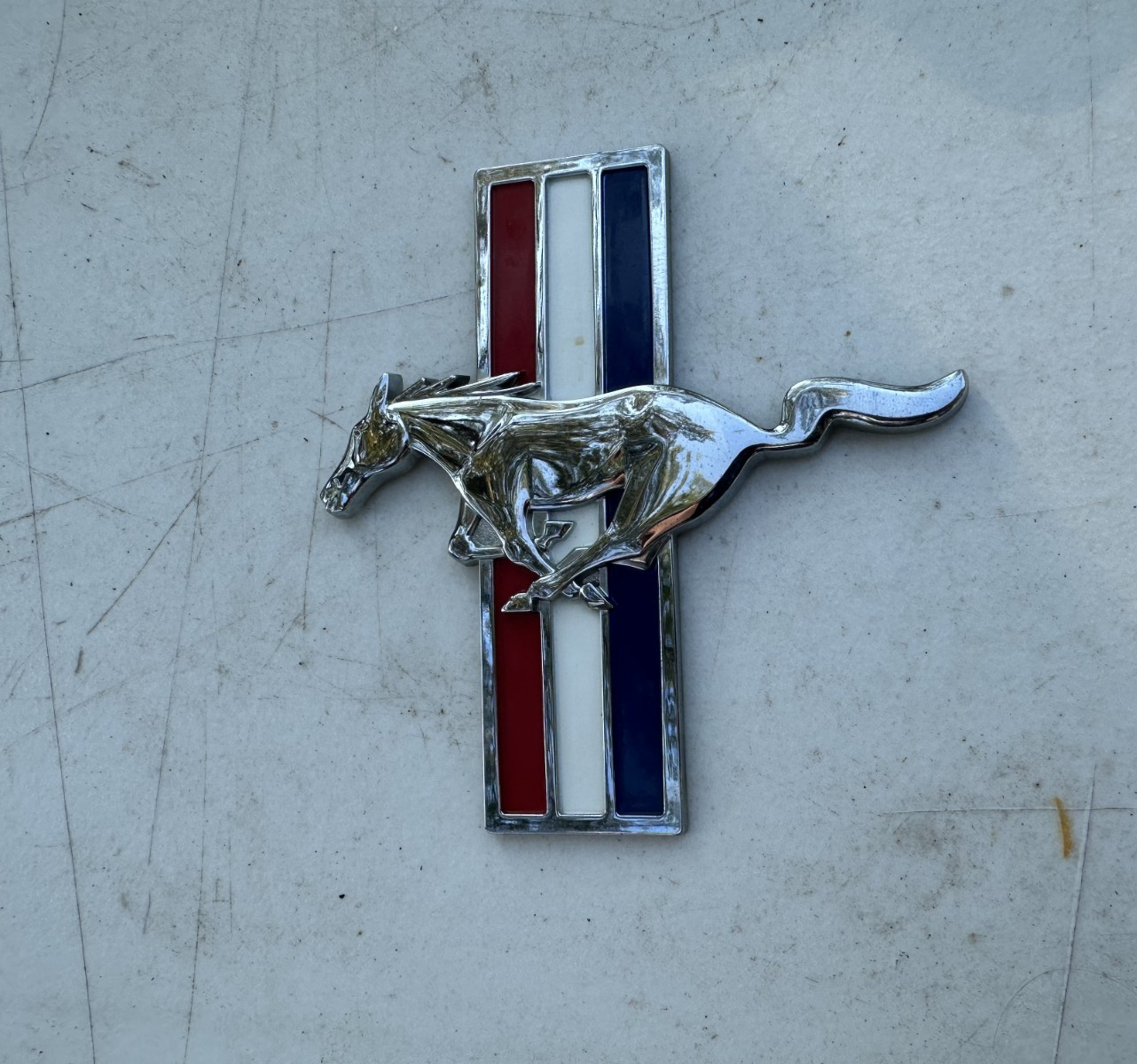 05-09 Ford Mustang V6 Trunk Badge Emblem W/ Fender Badges Badge Set OEM