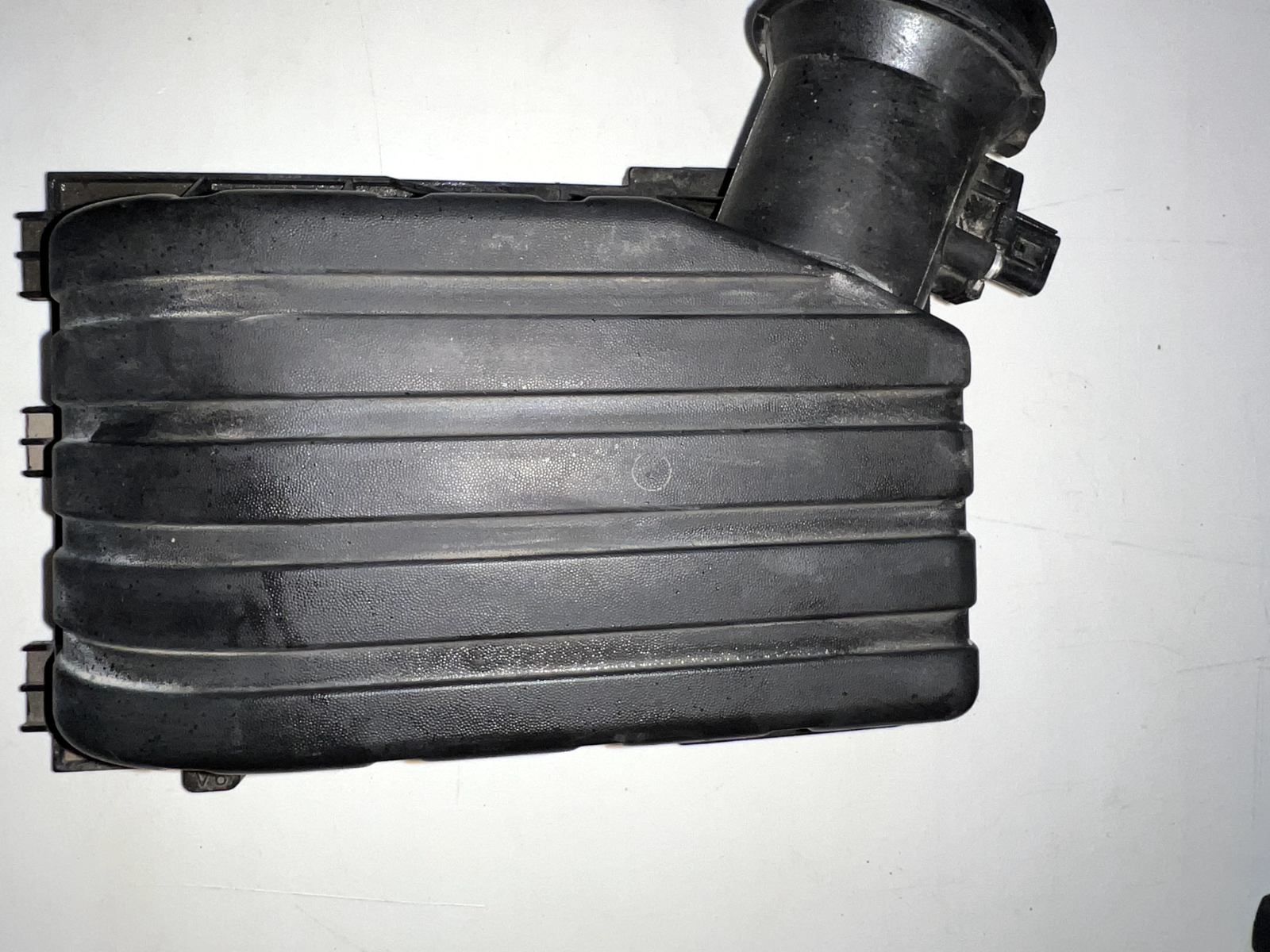 06-10 Ford Explorer 4.0L AirBox Top With Mass Airflow Sensor TOP ONLY OEM