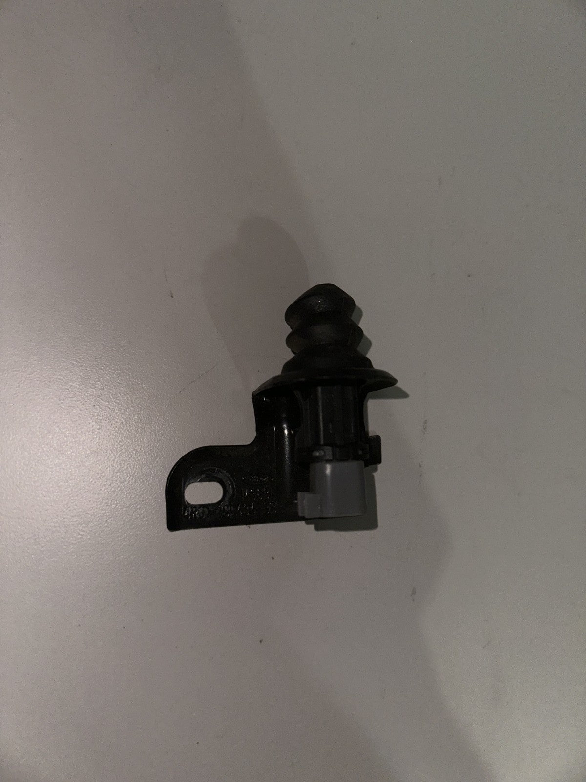 05-09 Ford Mustang Hood Anti-Theft Indicator Switch Plunger In Working Order