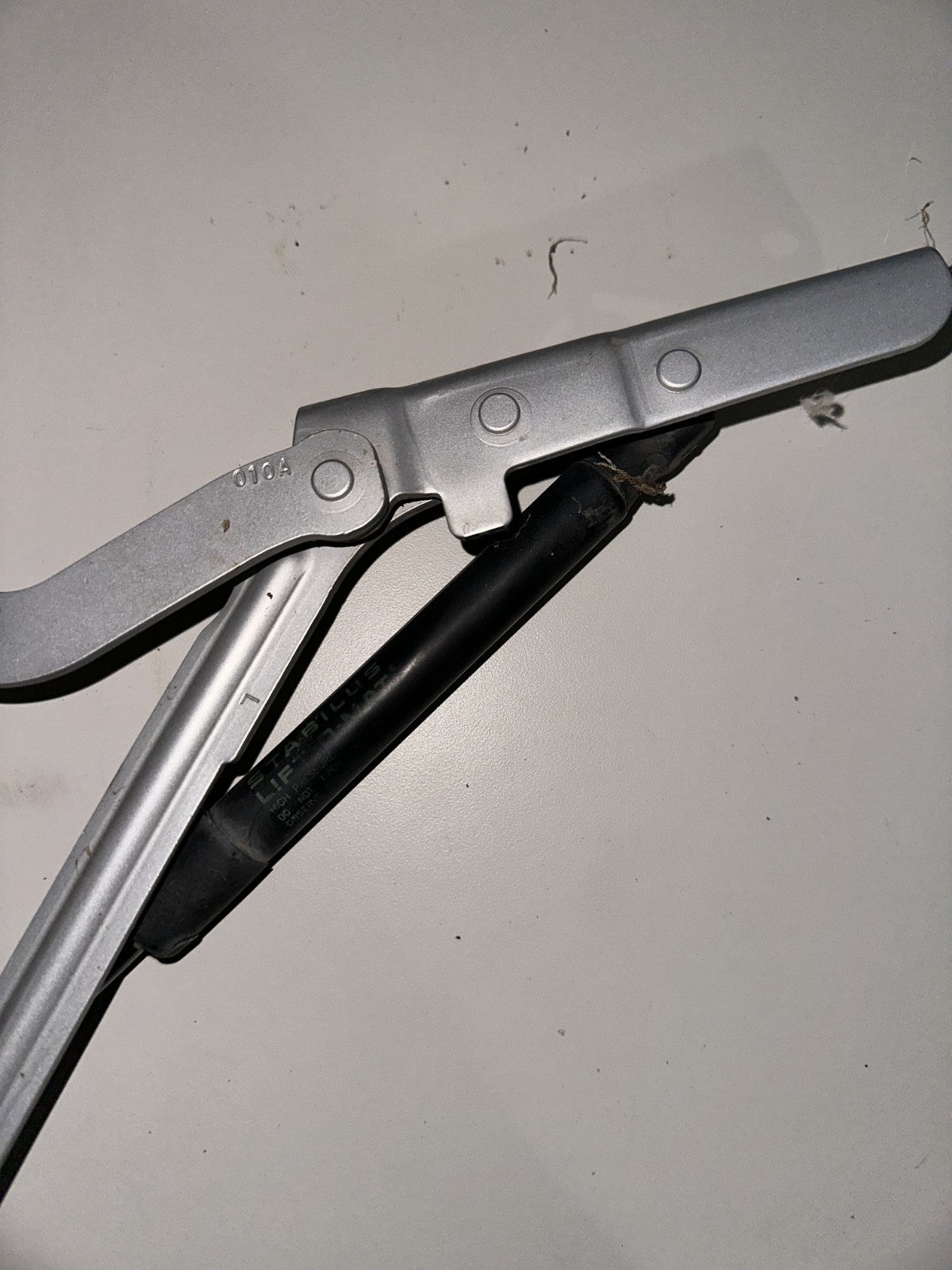 05-09 Ford Mustang Trunk Hatch Lid Hinges Struts Shocks Assembly OEM Pair LH RH