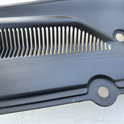 05-09 Ford Mustang LH & RH Driver Passenger Wiper Dash Top Cowl Grille Vent OEM