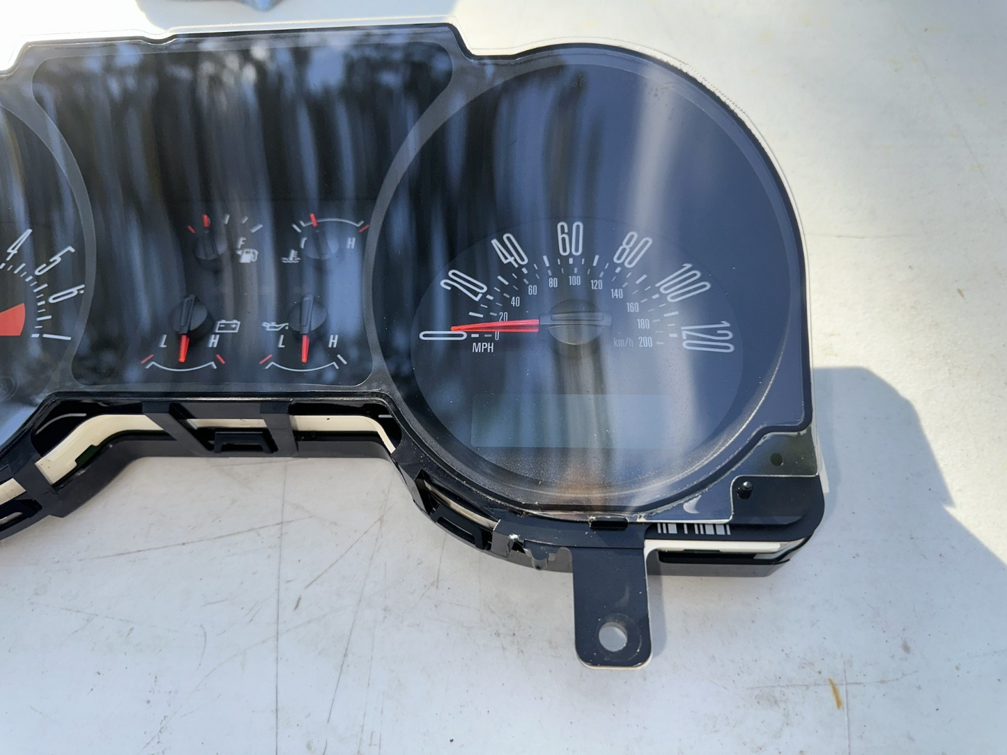 05-09 Ford Mustang Instrument Cluster Premium 6 Gauge myColor OEM