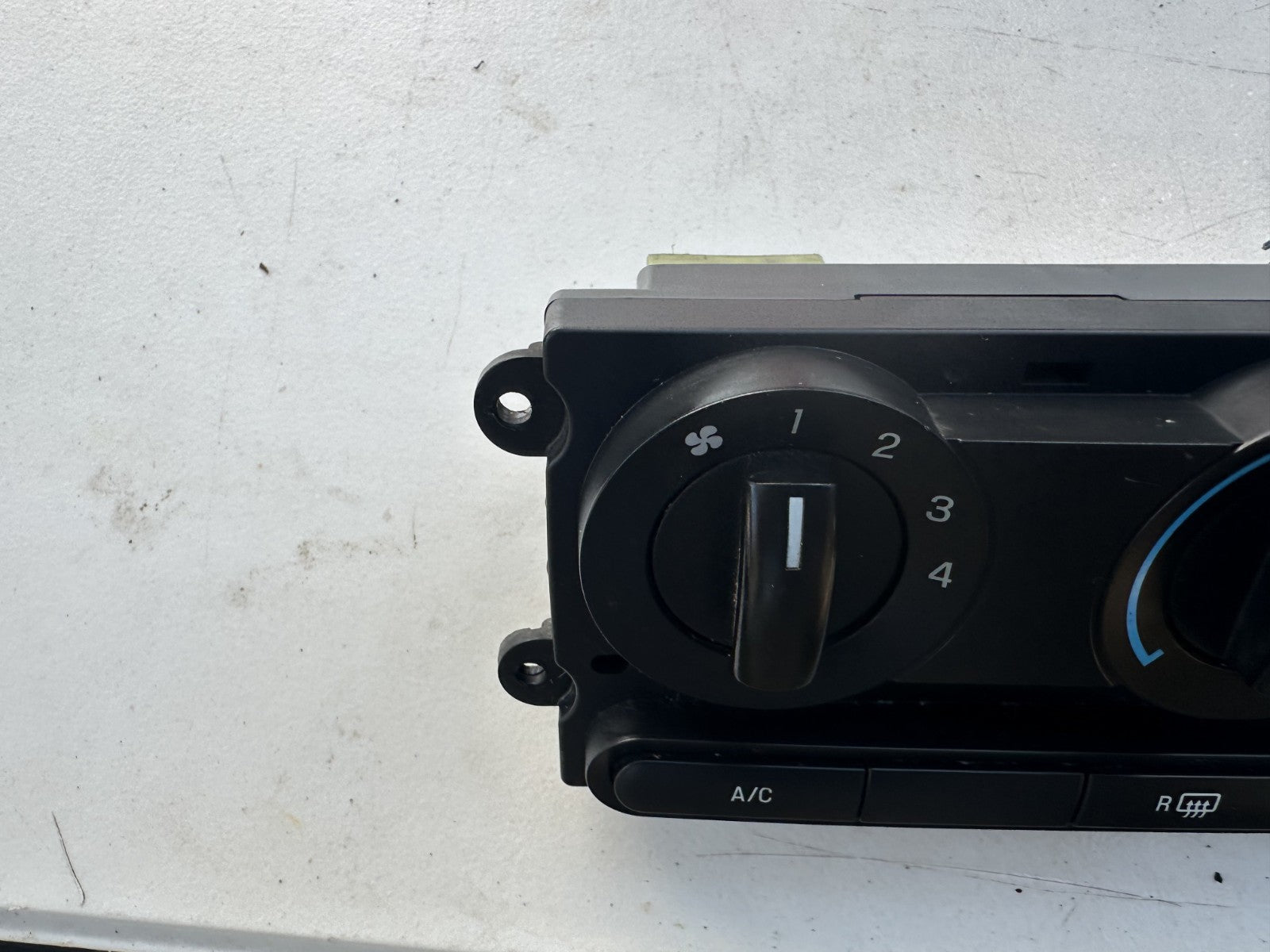 05-09 Ford Mustang 7R33-19980-AA Climate Control Panel Temperature Control OEM