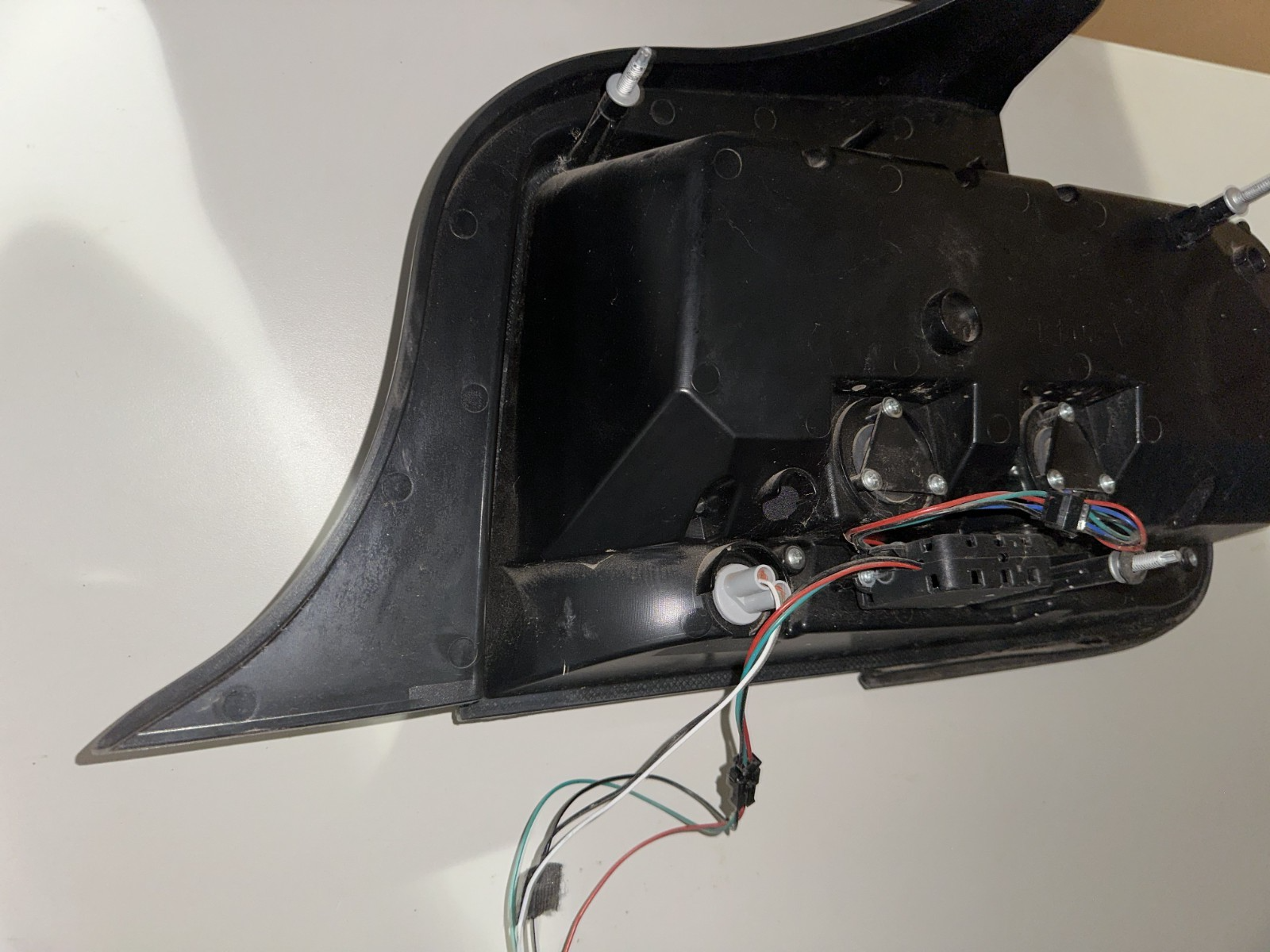 05-09 Ford Mustang LED Tail light With Wiring LH Driver With All Bulbs Working