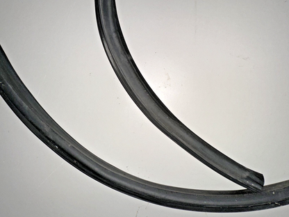 05-09 Ford Mustang Lower Door To Body Weather Strip OEM RH Passenger