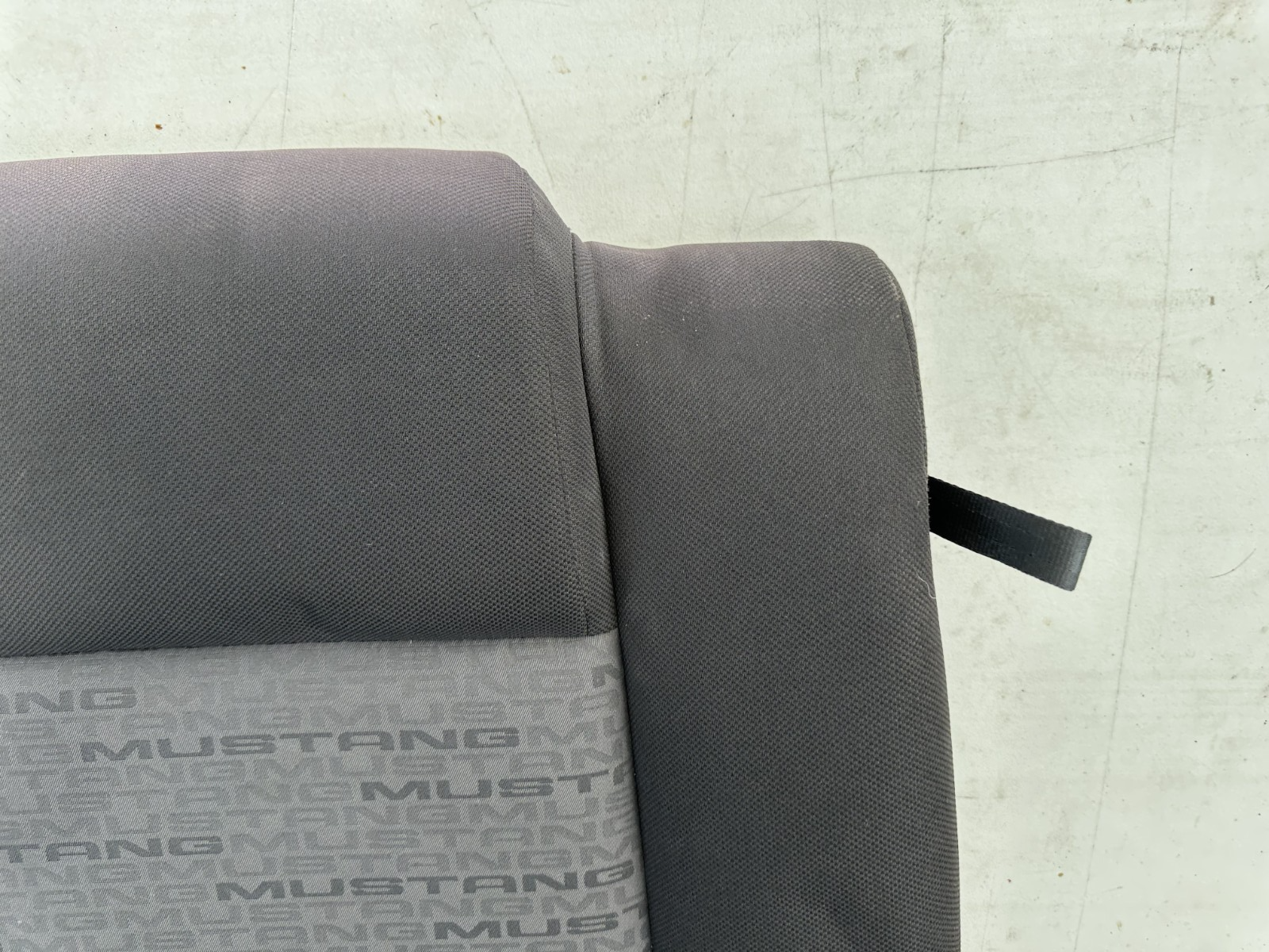 05-09 Ford Mustang Charcoal Black Cloth Rear Seat No Brackets V6 Pattern OEM