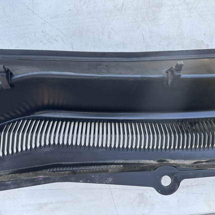05-09 Ford Mustang LH & RH Driver Passenger Wiper Dash Top Cowl Grille Vent OEM