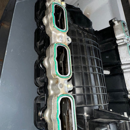 2005-2007 Ford Mustang 4.6L V8 3V Intake Manifold OEM W/ Motion Plates