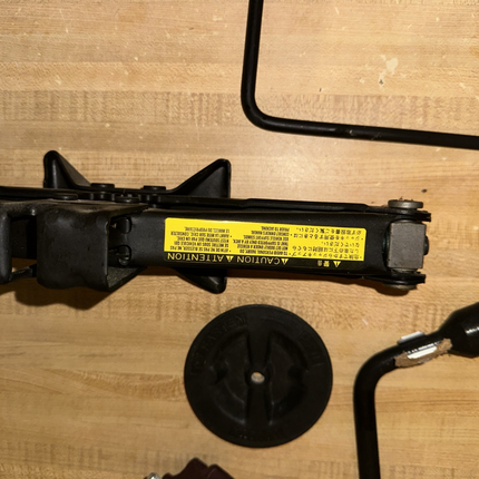 02-06 Toyota Camry Emergency Spare Tire Jack Kit With Lug Wrench OEM Working