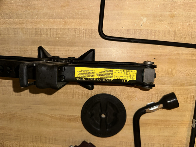 02-06 Toyota Camry Emergency Spare Tire Jack Kit With Lug Wrench OEM Working