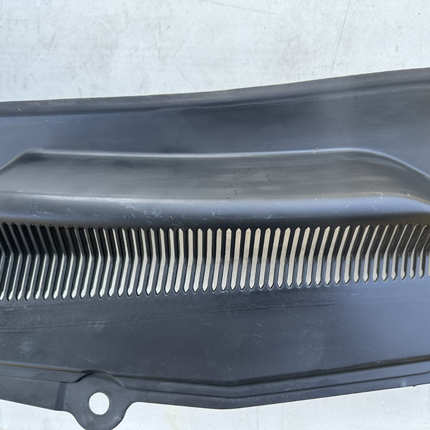 05-09 Ford Mustang LH & RH Driver Passenger Wiper Dash Top Cowl Grille Vent OEM