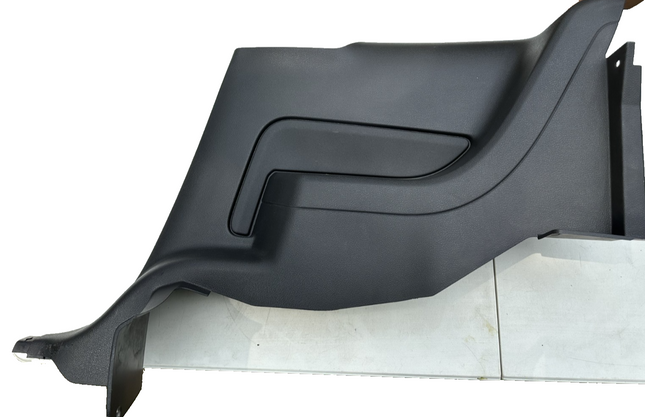 05-09 Ford Mustang Rear Quarter Trim OEM Charcoal Black RH Passenger
